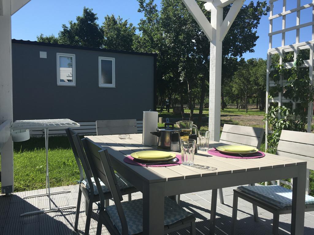 Micanovi Dvori Mobile Home Village Zrmanja Оброваць Екстер'єр фото